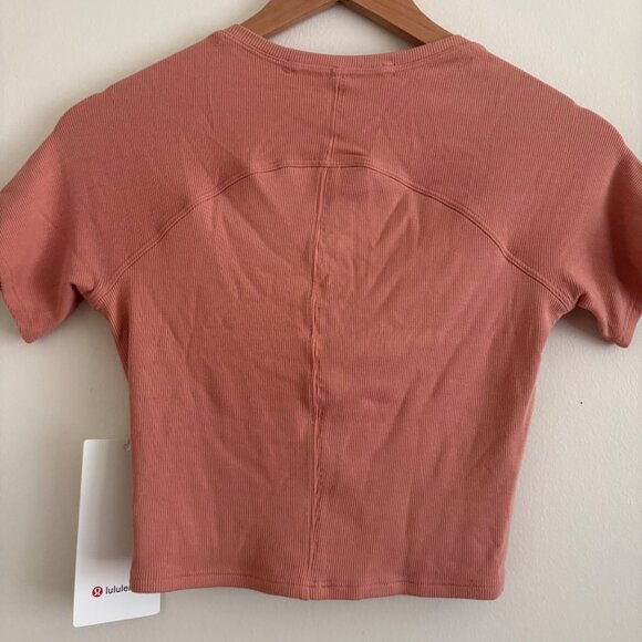 Lululemon Athletic LA Twist Front Crop Short Sleeve Top Pink Savannah NWT Sz 6 - Picture 4 of 7